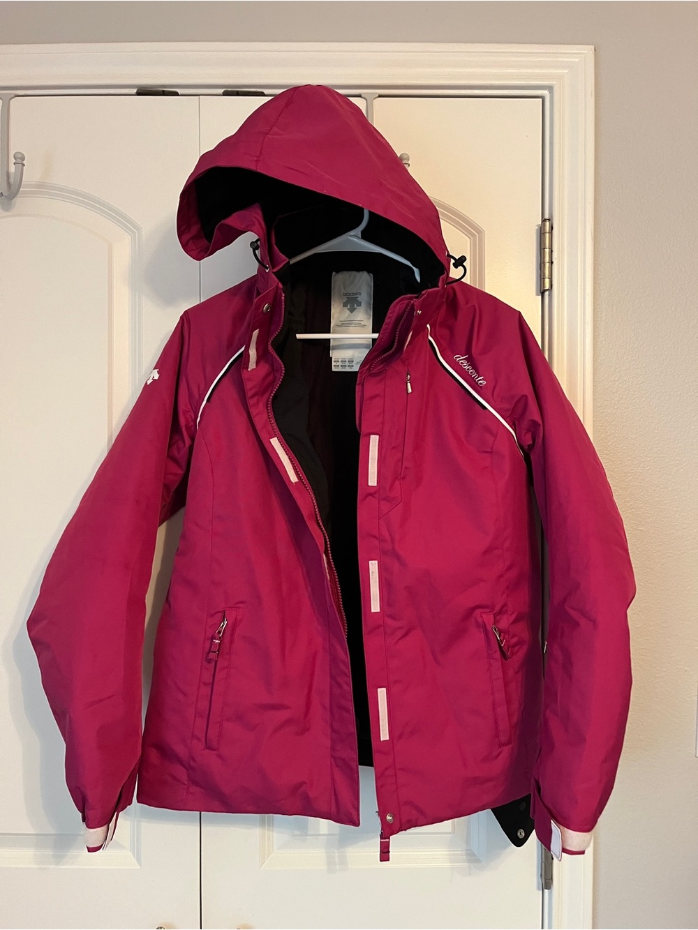 Descente Women's Magenta Hooded Ski Jacket